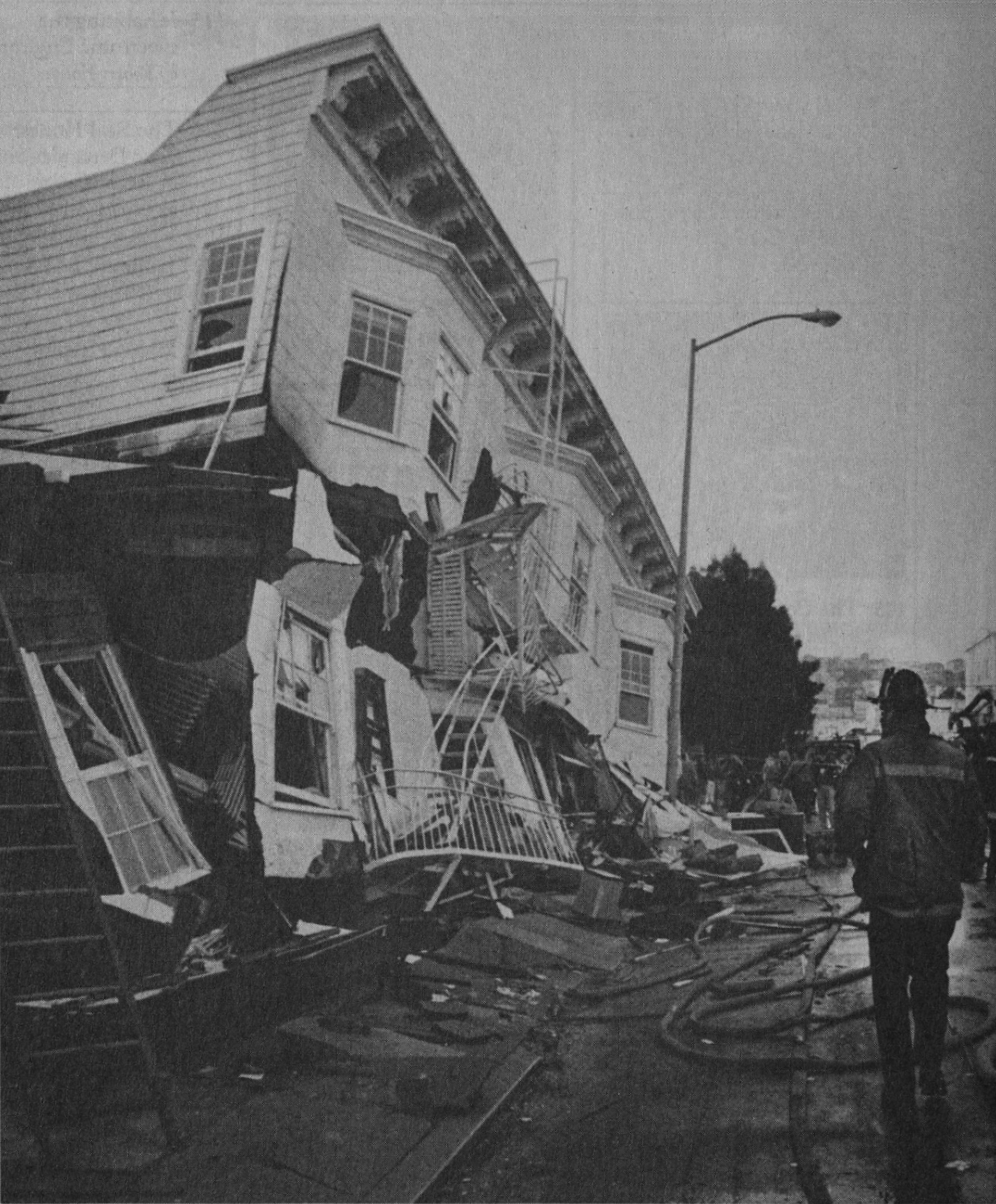 A destroyed home in San Francisco after an earthquake.